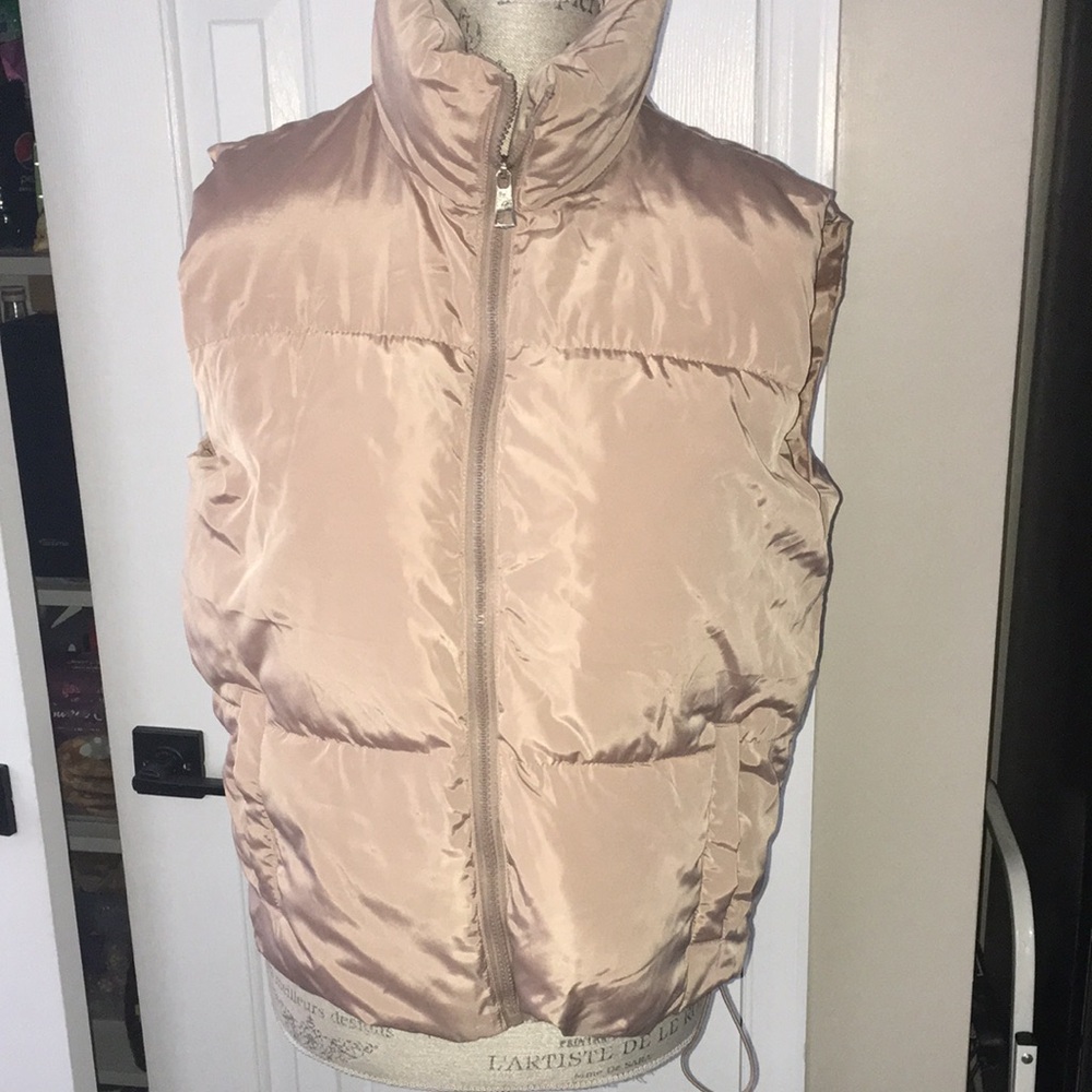RUE 21 NWT HIGH NECK ZIP FRONT Puffer Vest w/ Pockets